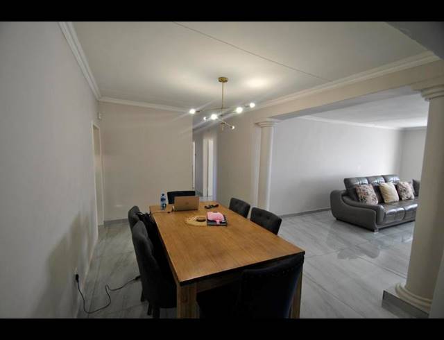 3 BEDROOM HOUSE FOR SALE IN DAWN PARK